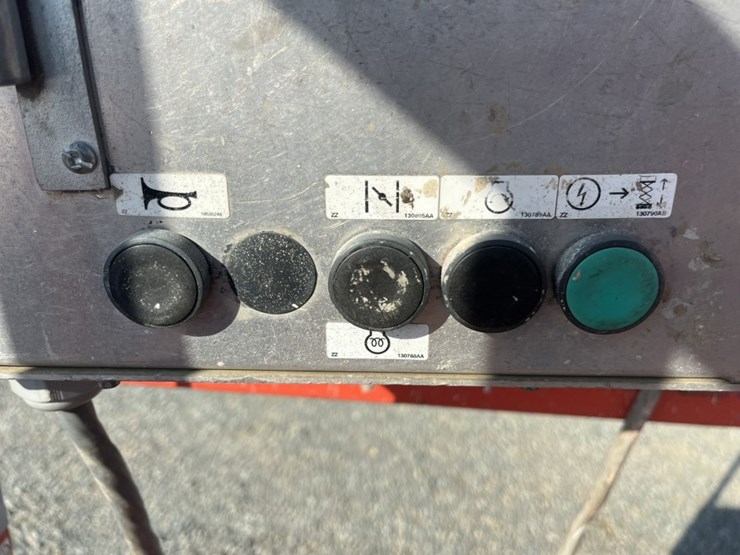2011-skyjack-sj8841rt-image-50