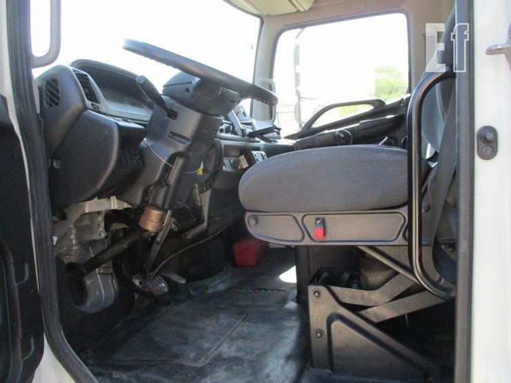 hino-338-image-7