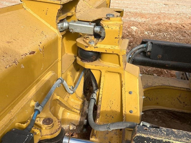 2018-caterpillar-d6n-xl-image-6