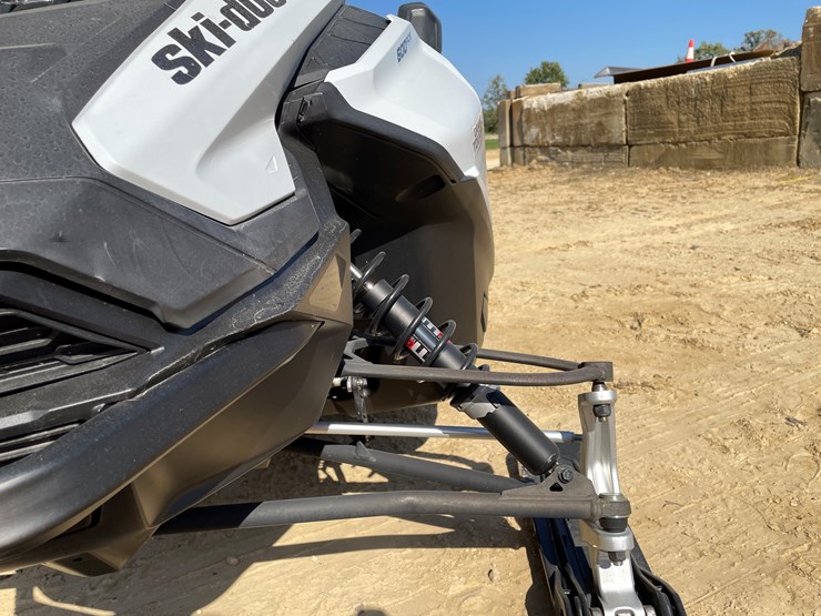 #1896-•-2020-ski-doo-grand-touring-600-snowmobile-(sells-with-bill-of-sale-only)-image-20