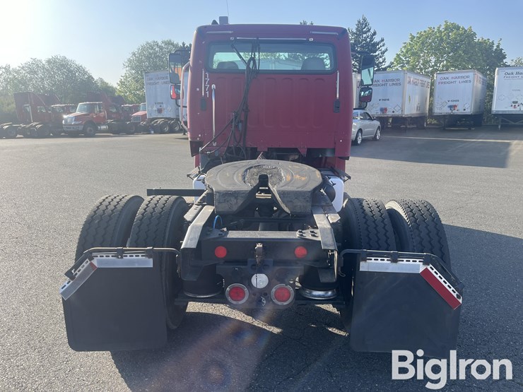 2006-freightliner-m2-truck-tractor-image-6