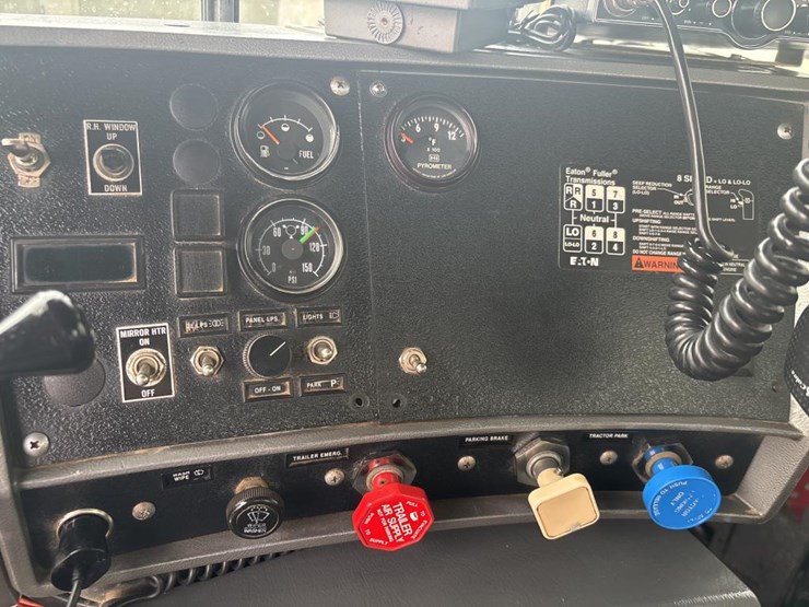 mack-rd688s-image-40