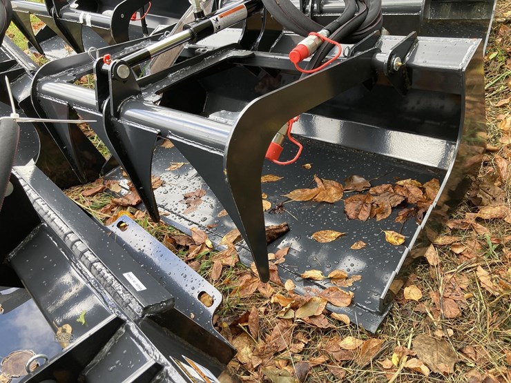 wolverine-msg-11-44w-mini-skid-grapple-bucket-image-1