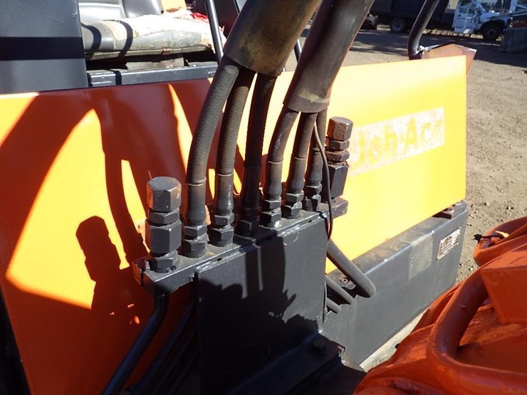 takeuchi-tb260-image-28