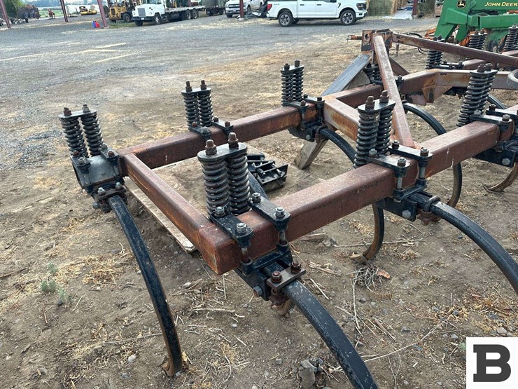 custom-152"-chisel-plow-image-13