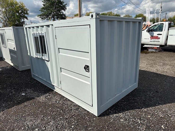 hurricane-5'x10'x5.5'-shipping-container-image-4