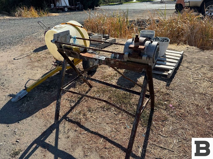 metal-stand-image-7