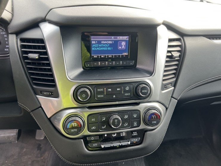 2015-chevrolet-tahoe-image-32