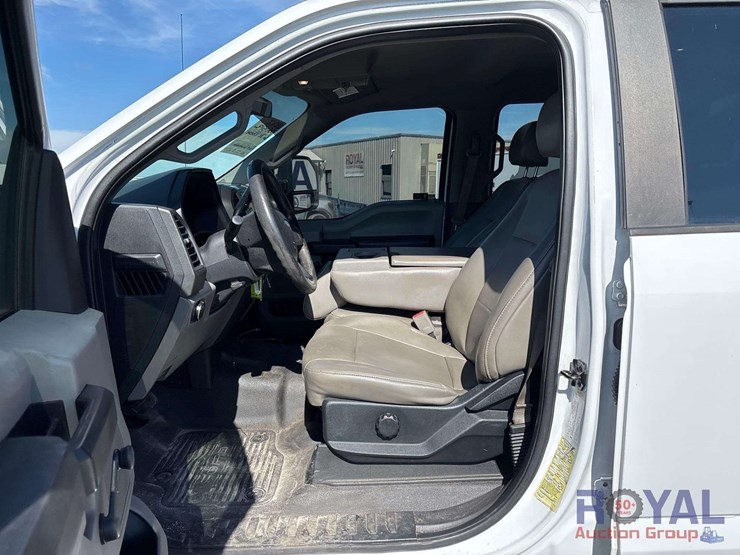 2017-ford-f550-image-12