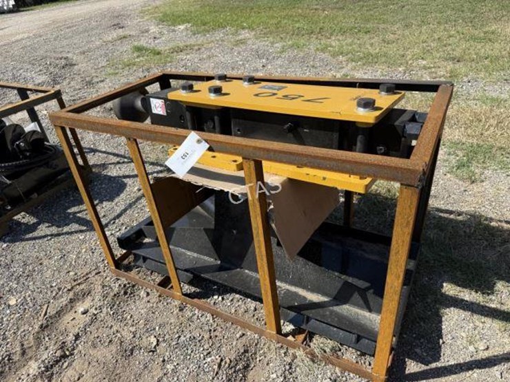 #153-•-industry-skid-steer-post-driver-image-1