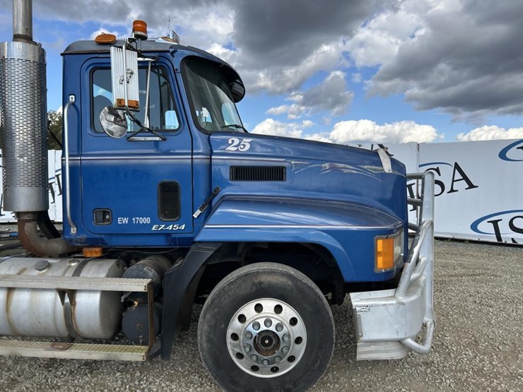 1997-mack-ch613-image-12