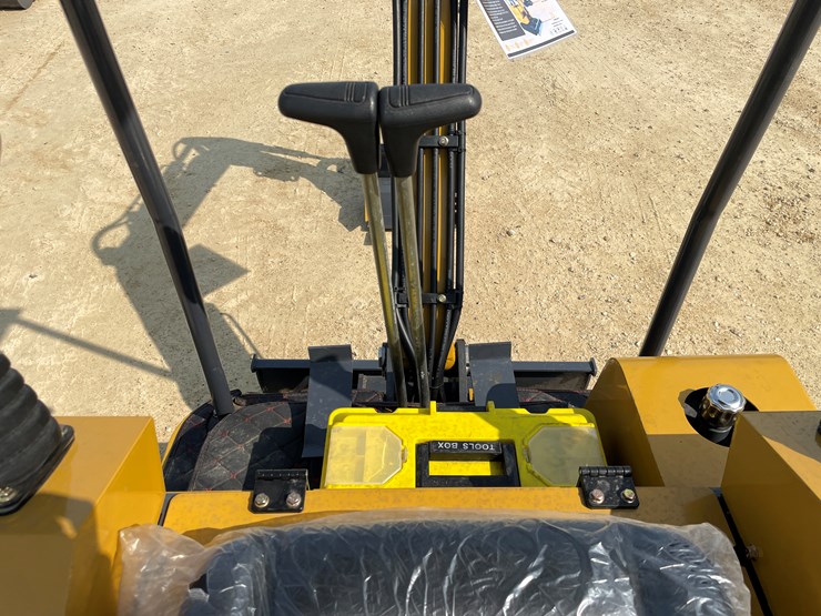 #211-•-new-rt15r-mini-excavator-image-22