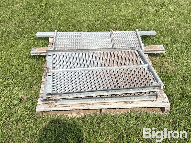 john-deere-9500-combine-top-chaffer/sieve-image-2