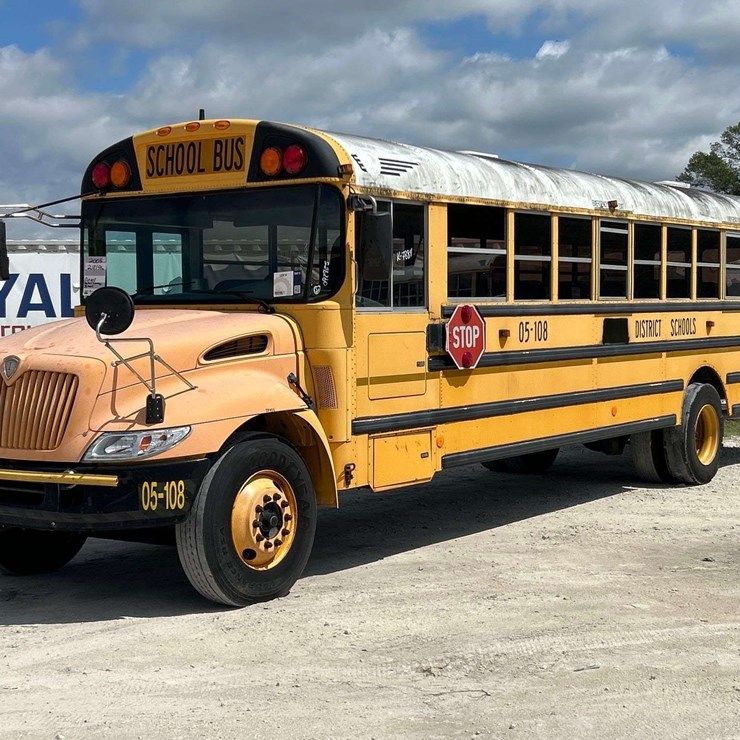 2005 IC Corporation PB105 School Bus