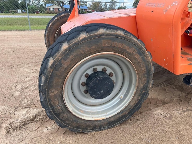 2016-jlg-6036-telescopic-forklift-image-9