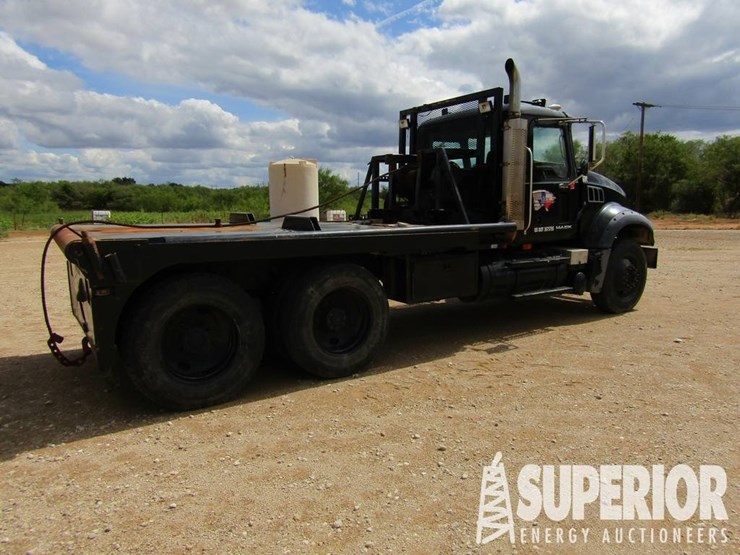 (x)-(9-1)-2007-mack-ctp-713-t/a-winch-truck,-vin-1-image-1