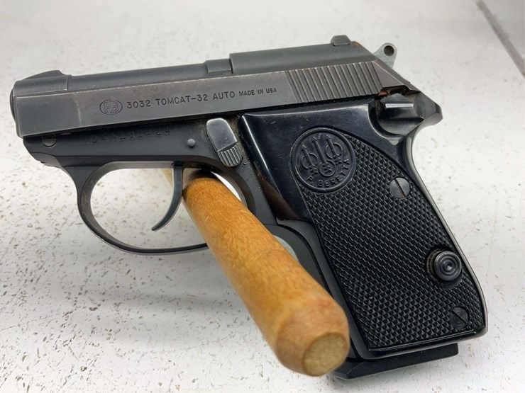 beretta-3032-tomcat-32-auto-pistol,-sn:-daa198424-image-1