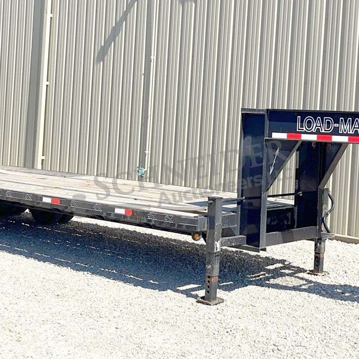 2007 Load-Master 27' flatbed gooseneck trailer, from the estate of Dr. Ken Buchmann