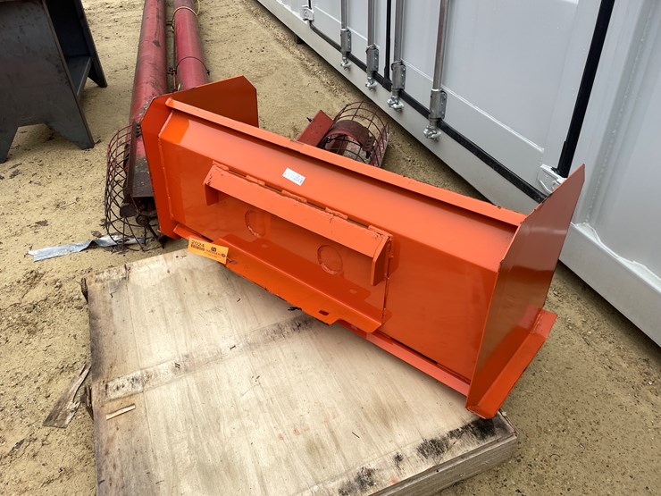 #2024-•-new-kc-mini-48"-snow-pusher-image-3