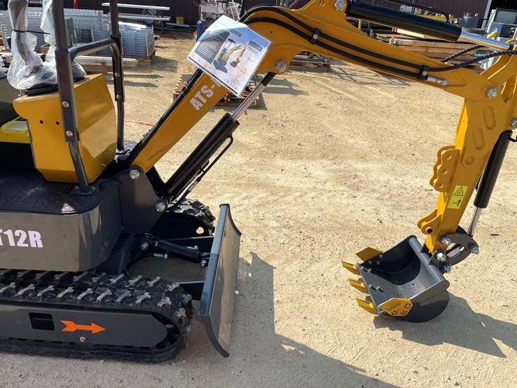 #207-•-new-rt12r-mini-excavator-image-17