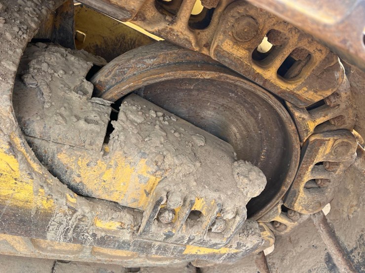 2017-komatsu-d39px-24-image-20