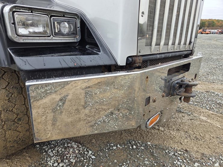 #1701-•-2013-kenworth-t800-log-truck-image-9