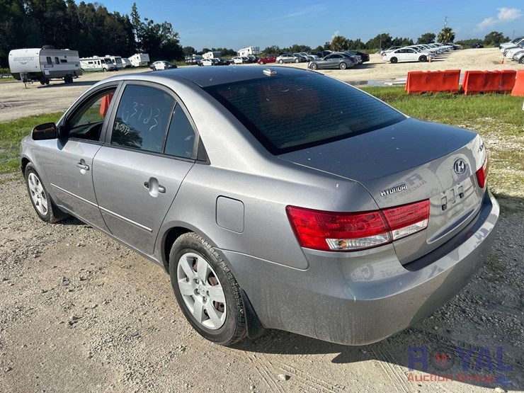 2007-hyundai-sonata-gls-sedan-image-4