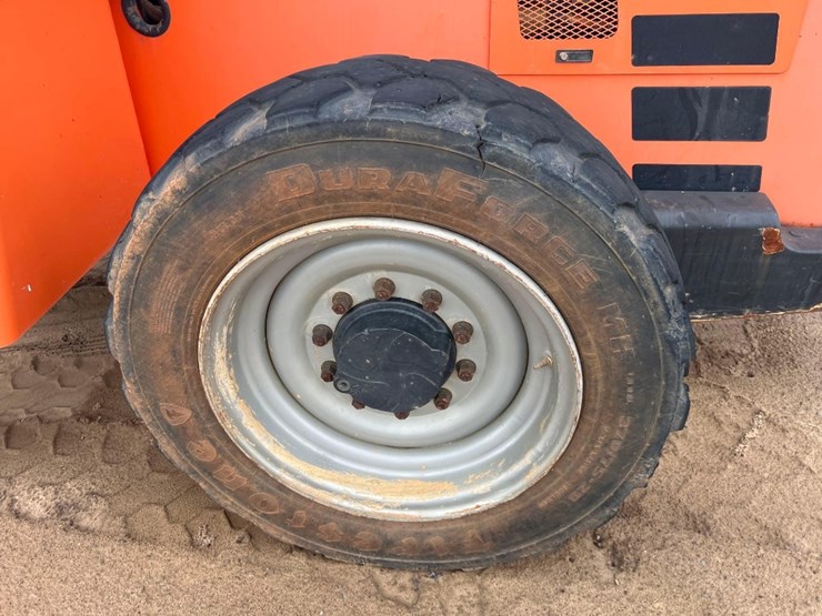 2016-jlg-6036-telescopic-forklift-image-11