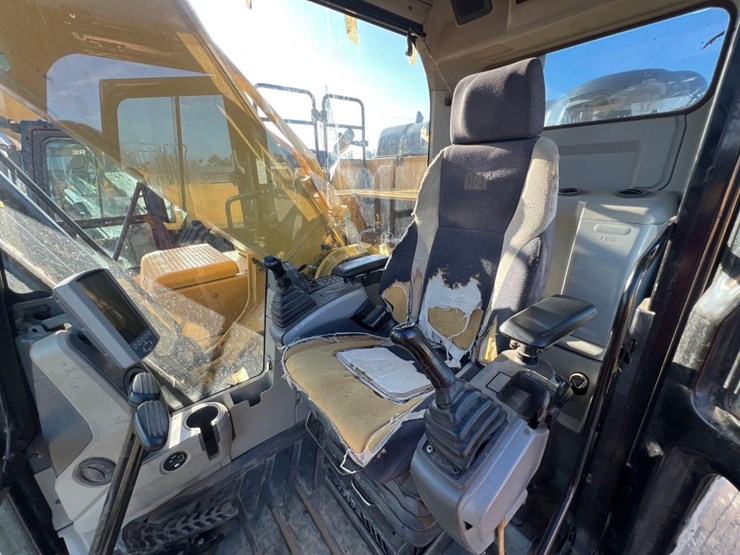 2017-caterpillar-330fl-image-37
