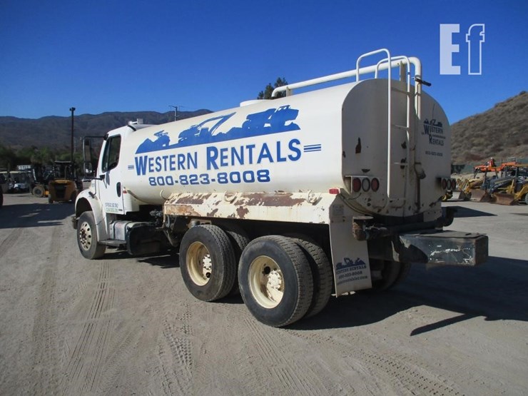 2012-freightliner-business-class-m2-106-image-4