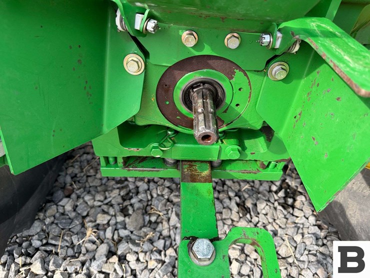 2011-john-deere-6115d-image-54