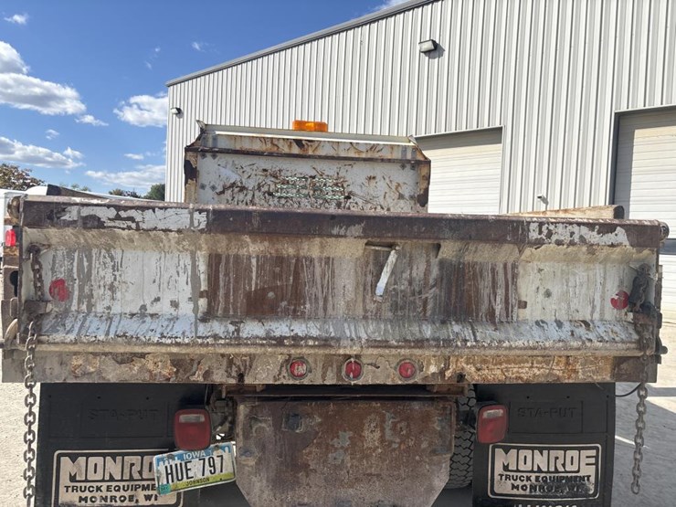 #5081-•-2005-gmc-c4500-4x4-single-axle-dump-truck-image-13