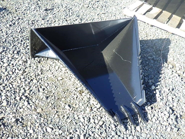 skid-steer-stump-bucket-image-4