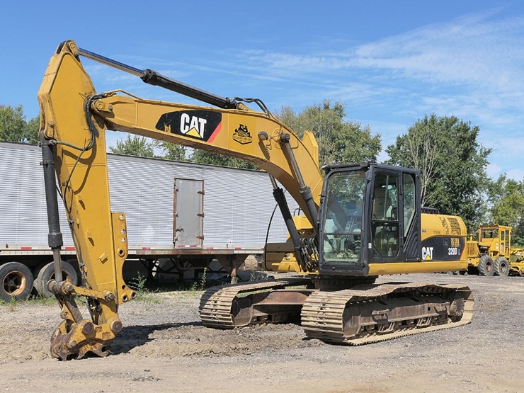2011-caterpillar-320d-image-2