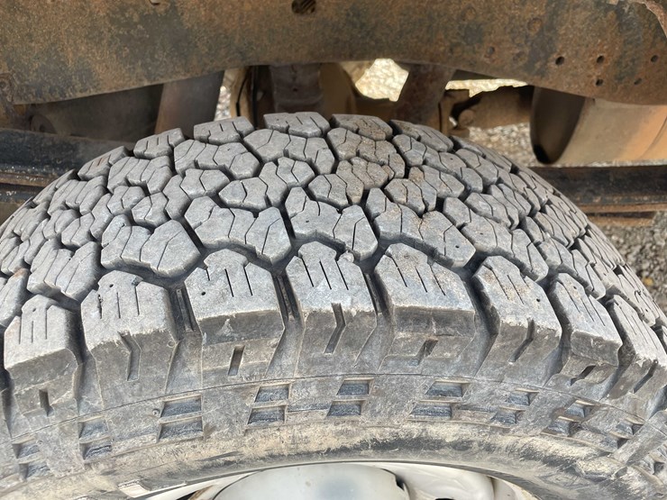2011-ford-f250-xl-image-17