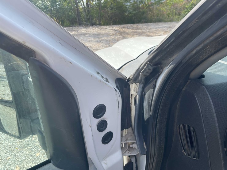 2011-ford-f250-xl-image-174
