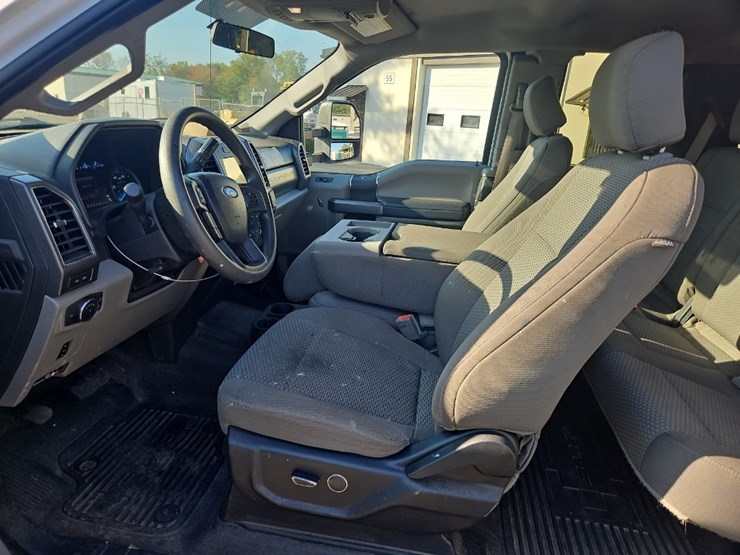 2018-ford-f350-xlt-image-31