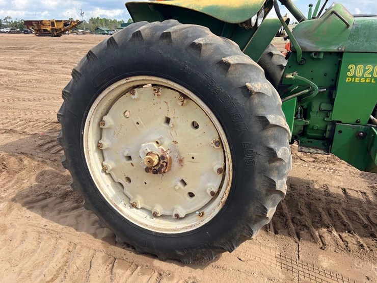 john-deere-3020-image-17