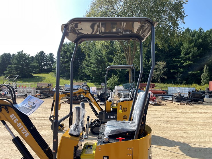 #208-•-new-rt12r-mini-excavator-image-12