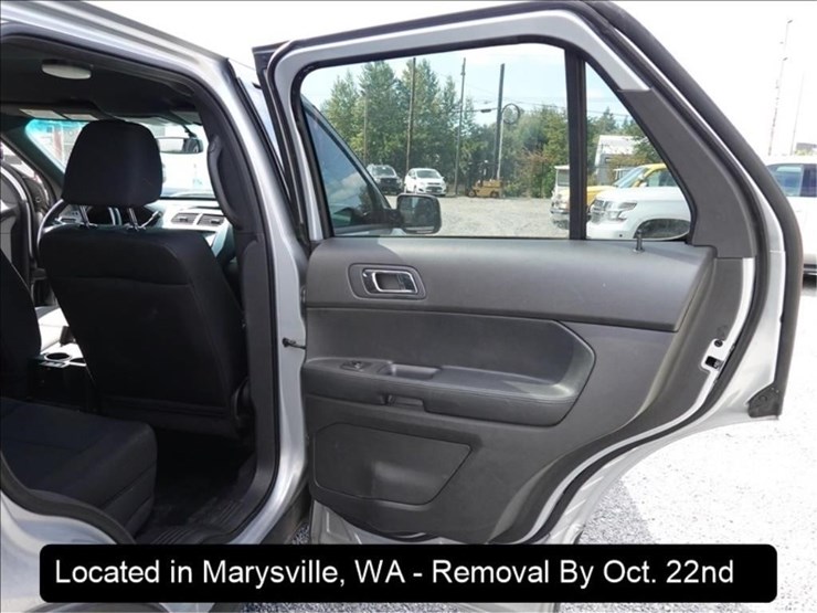 2015-ford-explorer-image-24
