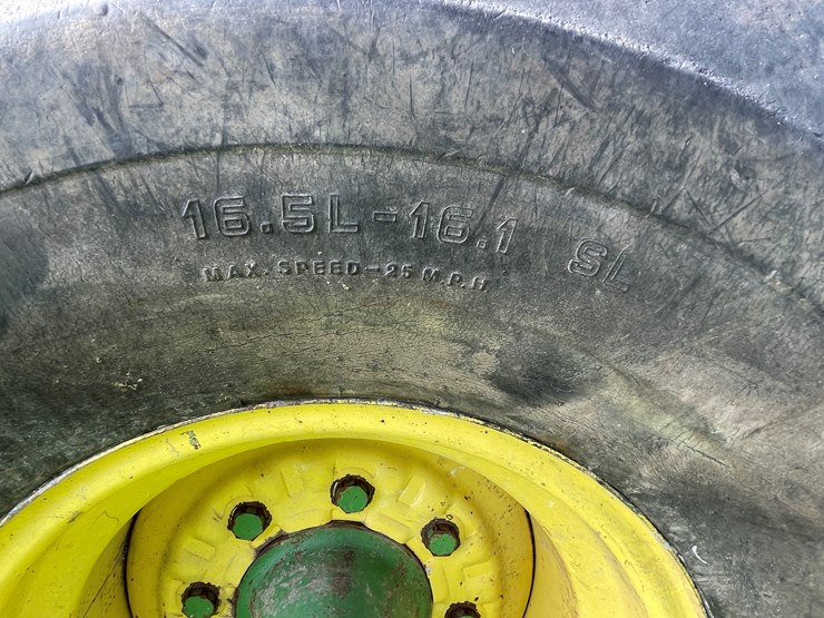 john-deere-200-image-26