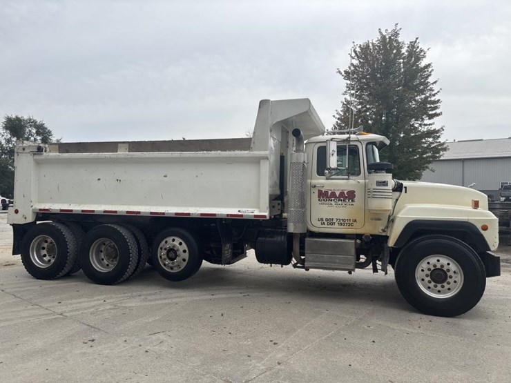 mack-rd688s-image-4