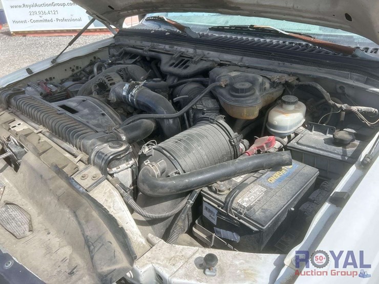 2004-ford-f550-image-27