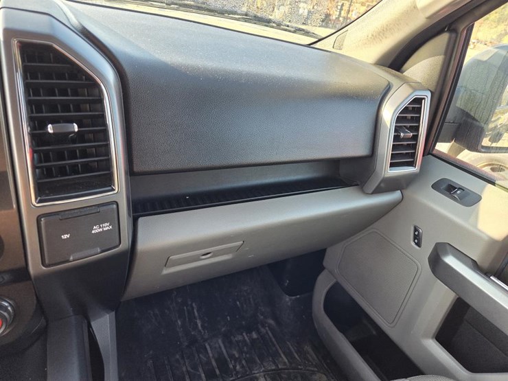 2017-ford-f150-image-39
