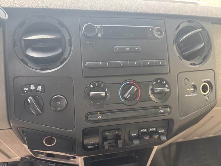 2008-ford-f550-image-37
