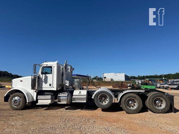 2012-peterbilt-367-image-3