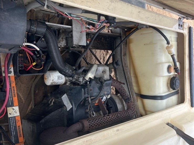 clubcar-gas-golf-cart-image-16