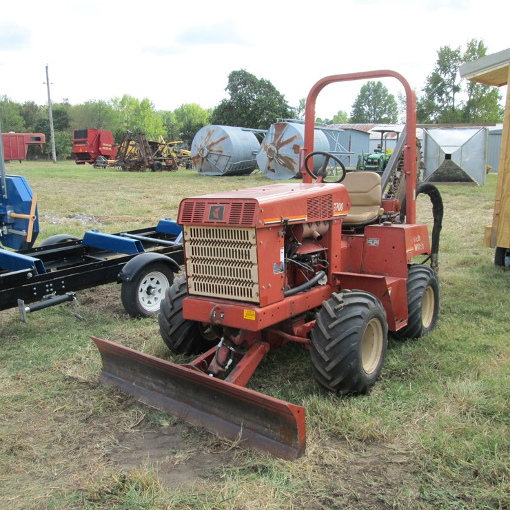 2004 DITCH WITCH 3700