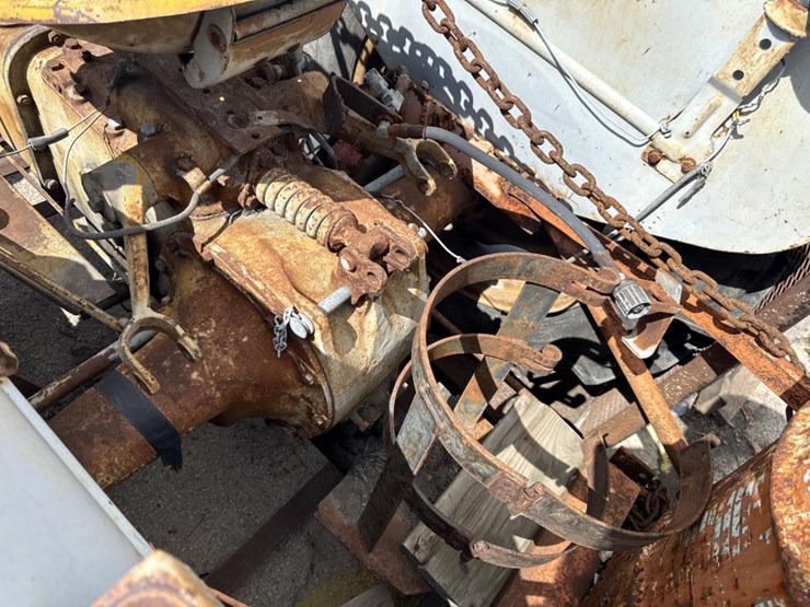 #2305-•-1953-ferguson-tractor-w/-tandem-axle-trailer-image-13