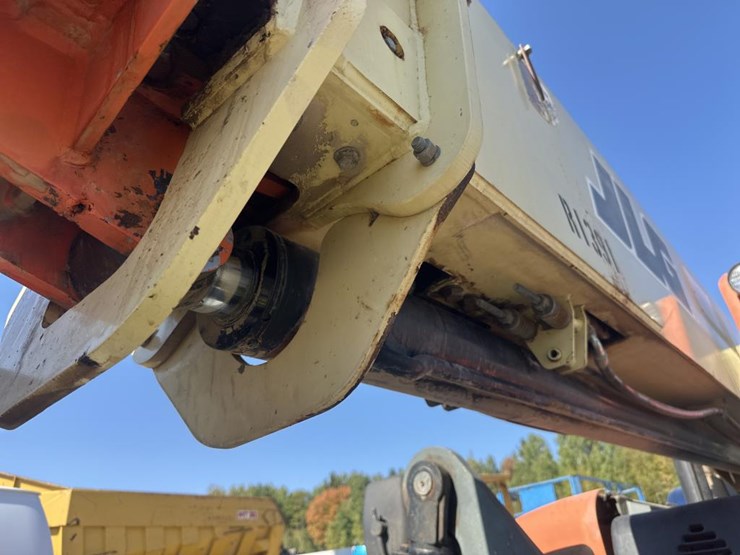 2006-jlg-g10-55a-image-24